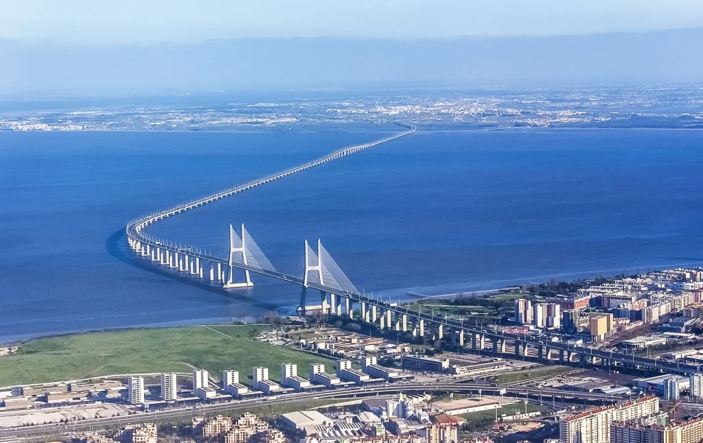 6. Vasco da Gama Bridge (17.185 km)